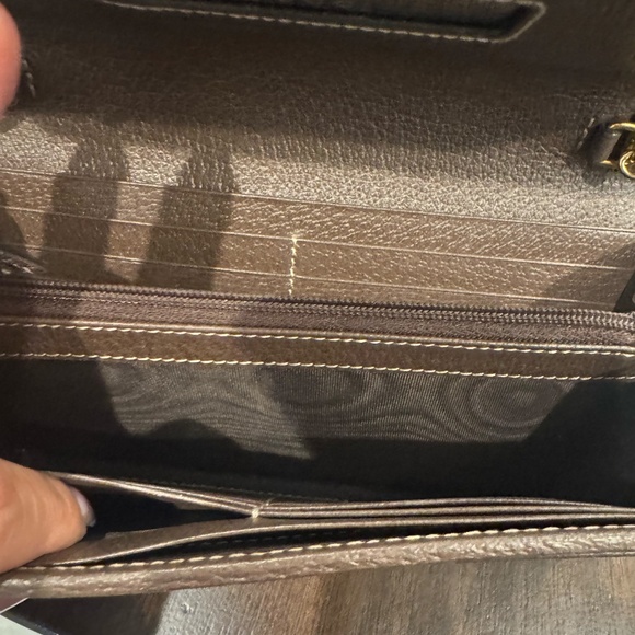 Gucci GG Supreme Monogram Chain Wallet on Strap - Picture 4 of 10